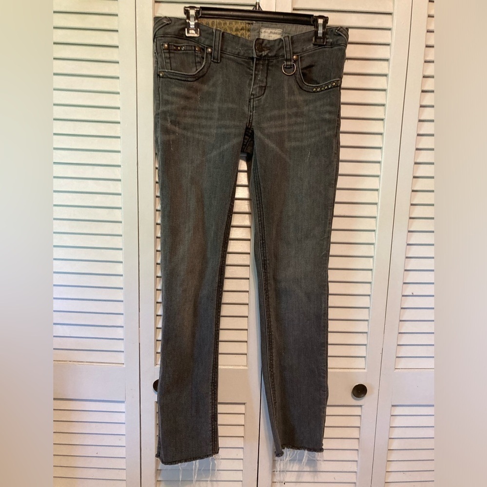 Free People 1970 Grey Embroidered Winged Pocket Raw Hem Denim Jeans Size 29